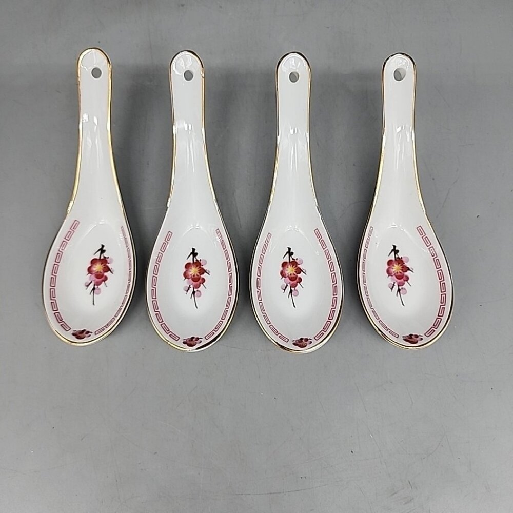 Vntg Porcelain Chinese Wonton Soup Spoons Set of 4 Floral Design Gold Gilt Trim